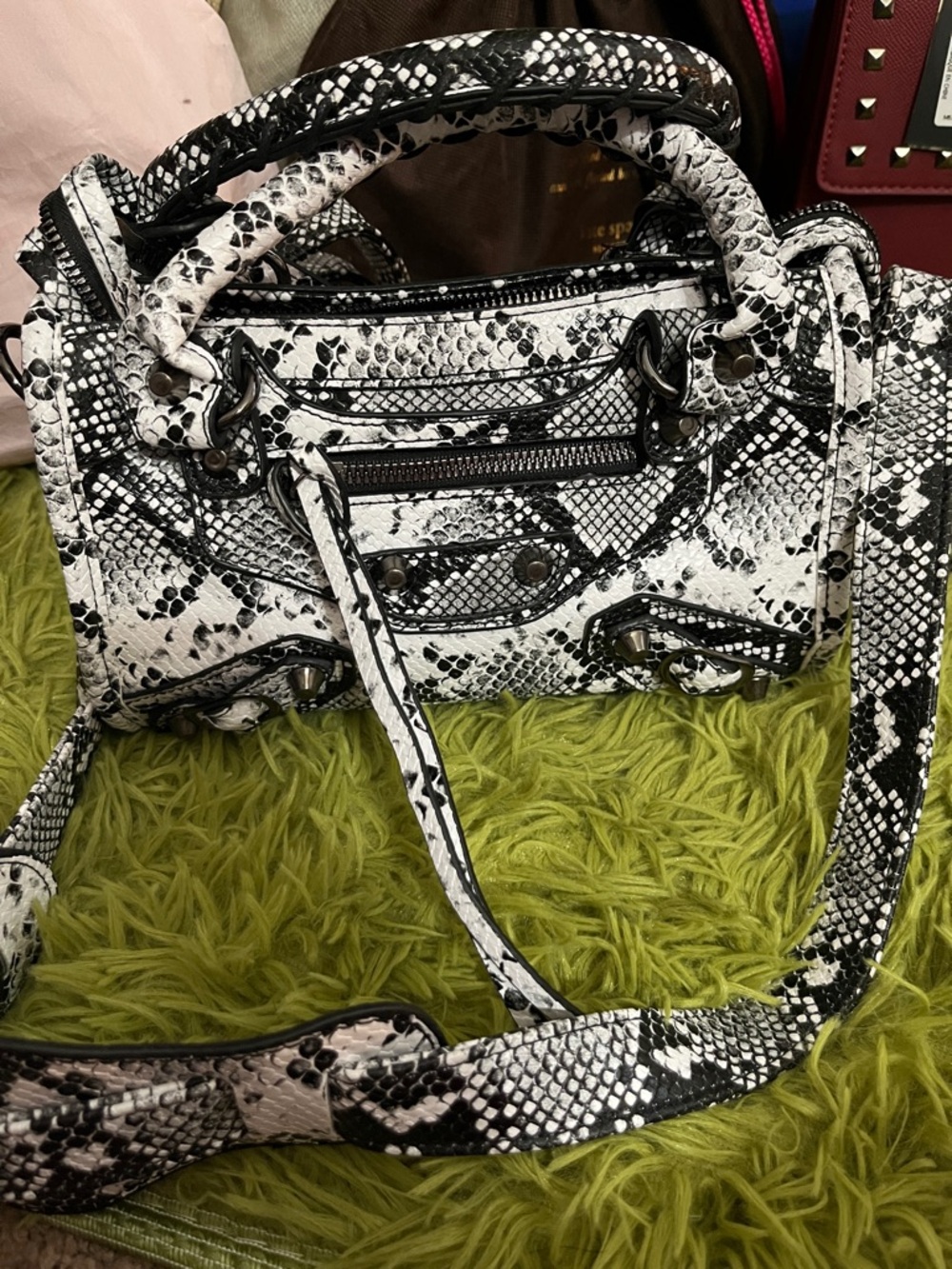 Black & White Snake Print Satchel with Matching Strap and Press-on Nail Bundle - Picture 2 of 13
